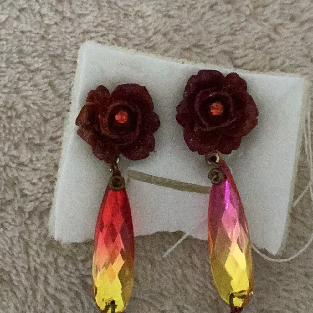 Earrings - Picture 5 of 7